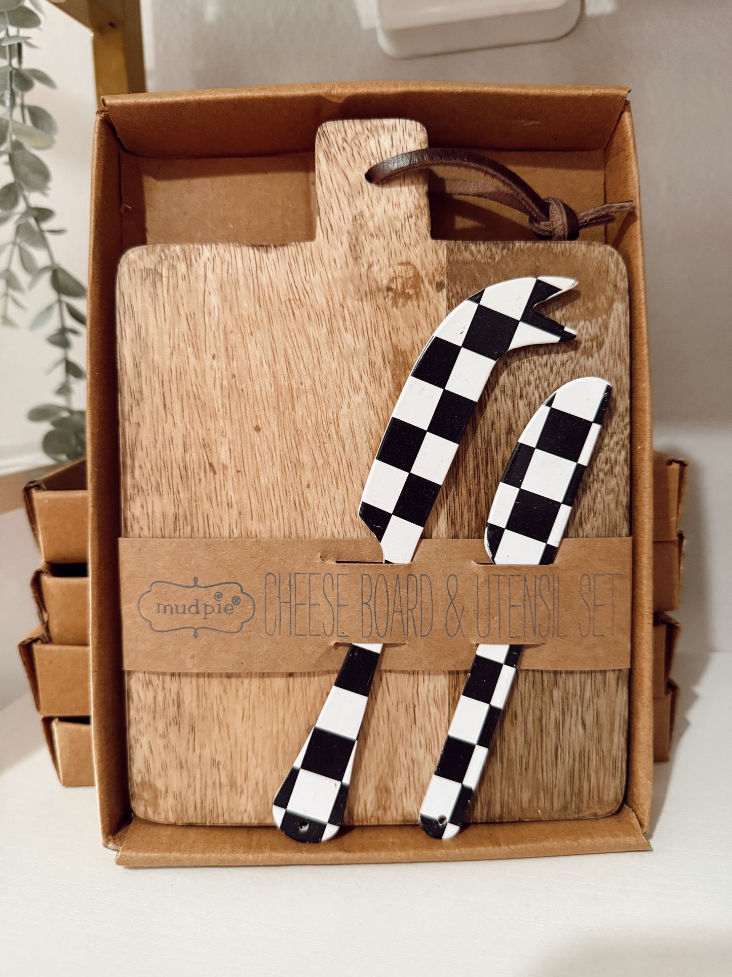 Checkered cheese Board & Utensil Set